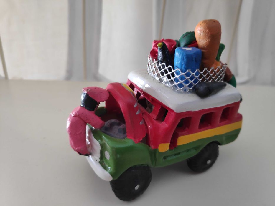 Carrinhos decorativos de artesanato internacional