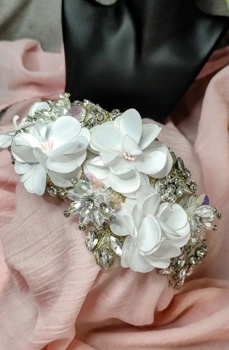 Opaska,wianek,ozdoba na głowę, glamour, ślub, bal