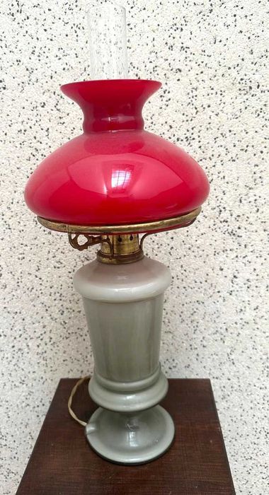 Candeeiro de mesa, base em vidro opaco antiguidade magnifica