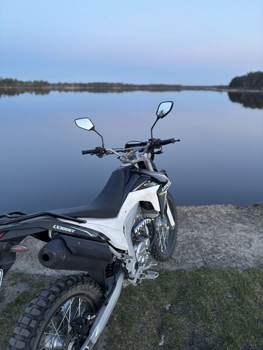 Мотоцикл loncin300