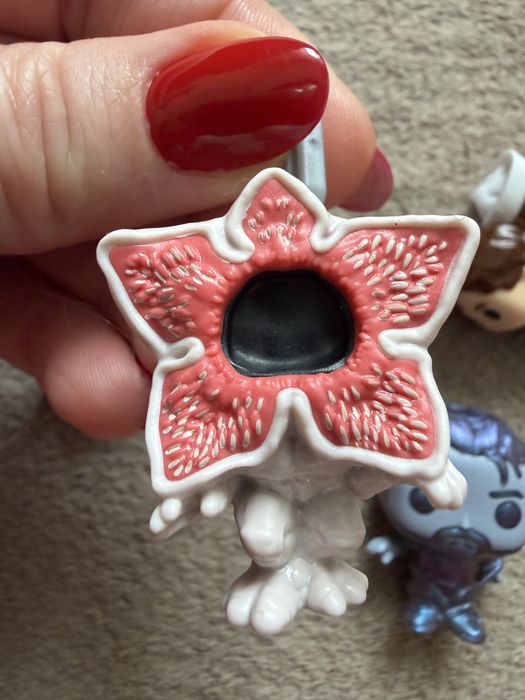 Колекційні фігурки Дивні дива ( Kinder joy)