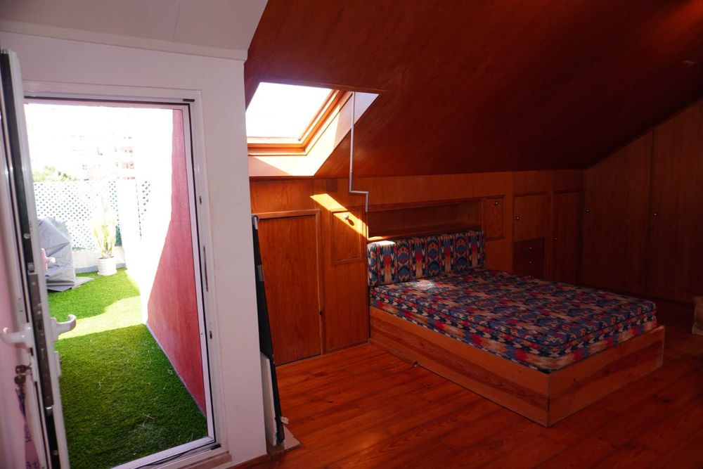 Apartamento duplex T3 com terraço