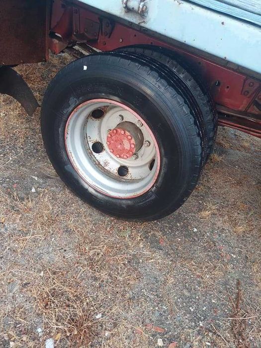 Camião IVECO de  7 toneladas em estado bastante aceitavel, com poucos kilometros.