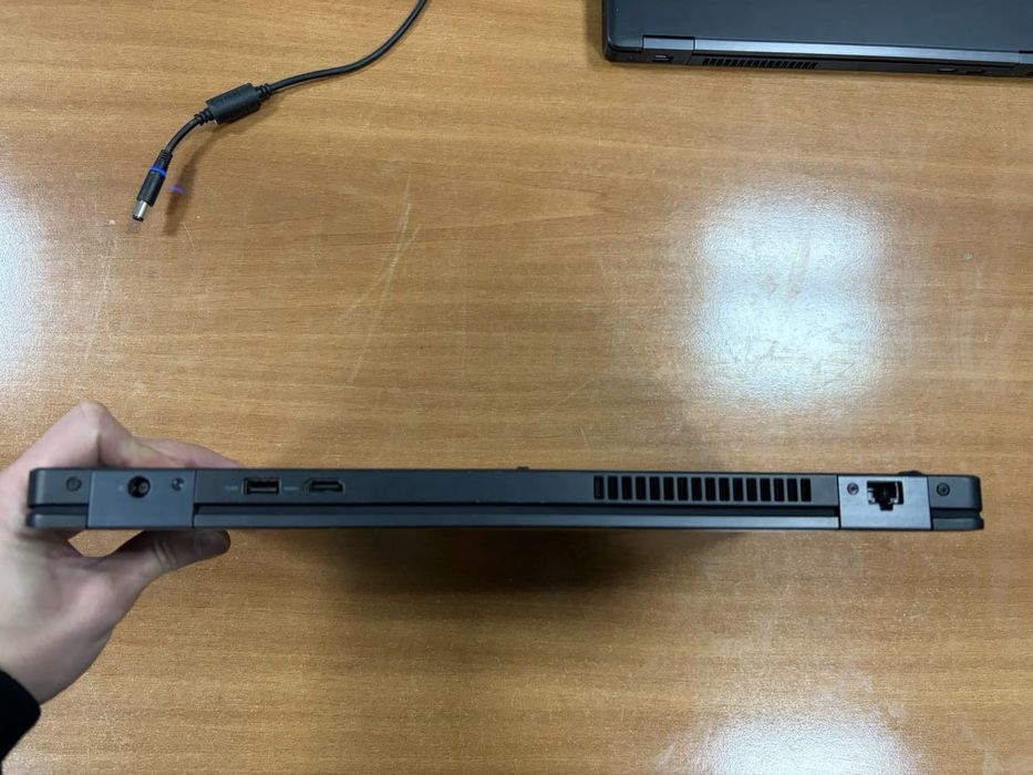 13. Latitude 5590 I7-8650U 32gb SSD m2 512  4 штуки