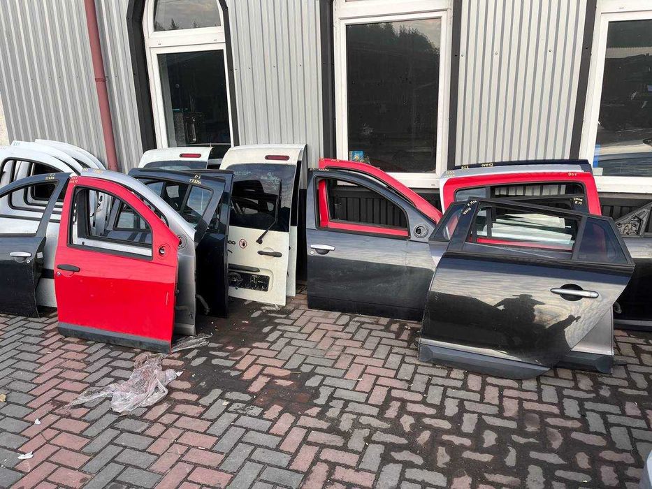 Двель передя задня , Двері RENAULT / DACIA