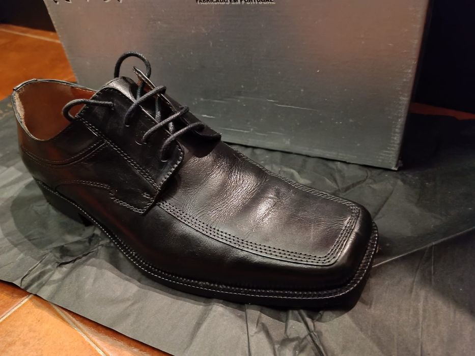 Sapatos formais homem