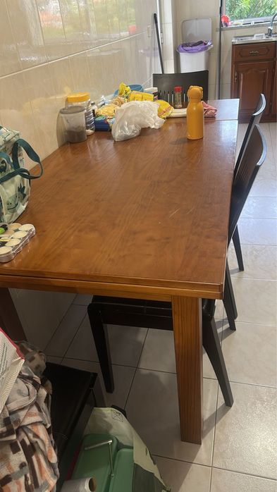 Mesa extensivel com 4 cadeiras
