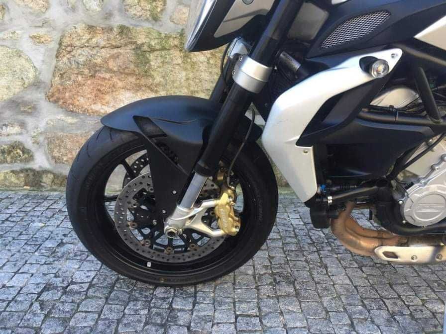 Moto MV Agusta Brutale 675. Irrepreensível