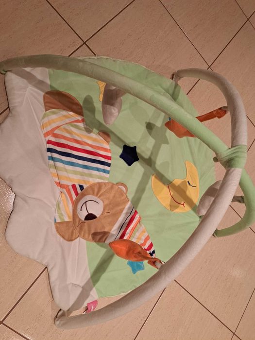 Vendo tapete de atividades / ginásio de bebé acolchoado