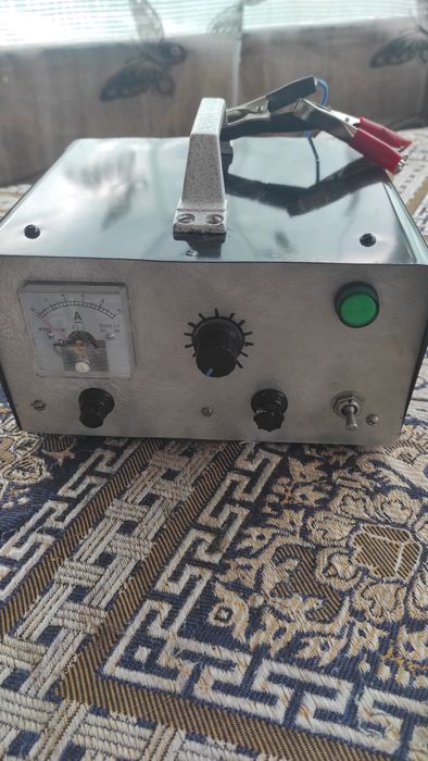 12v зарядний пристрій для автомобіля