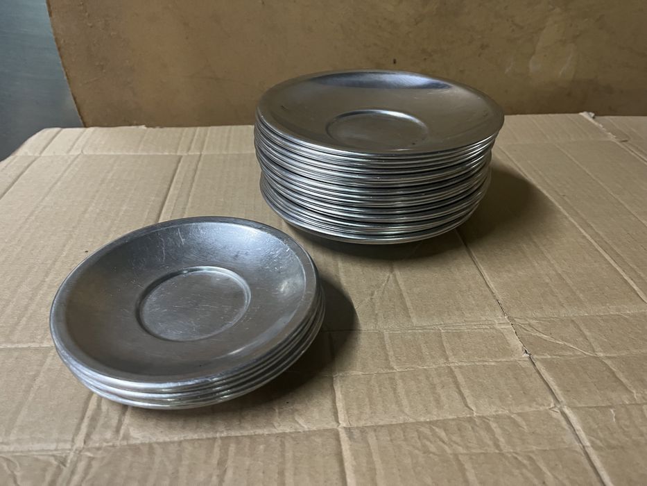 Pratos em inox conjunto de 28 unidades