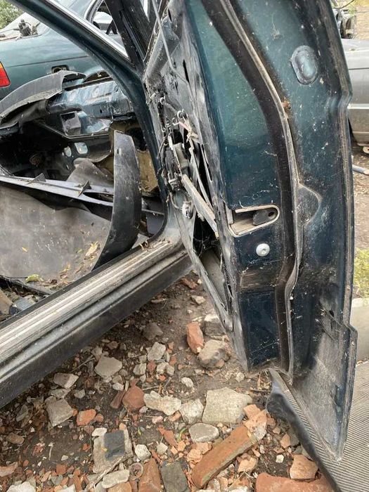 Права передня дверь бмв е34 до рест добрий стан