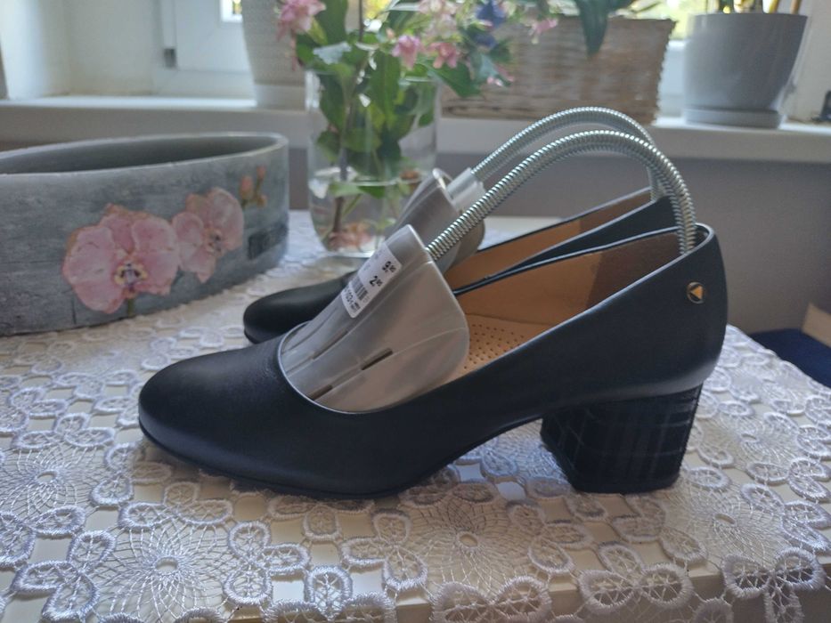 Czarne skórzane buty damskie