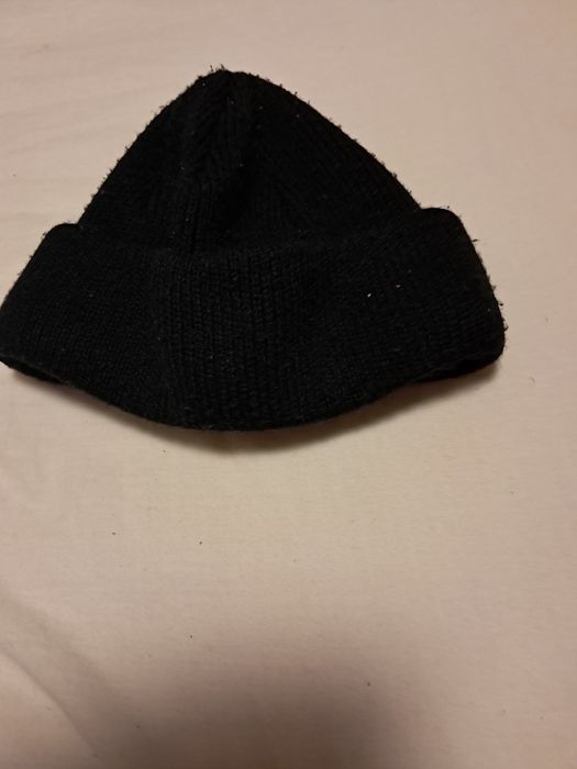 Чёрная шерстяная аязаная шапка