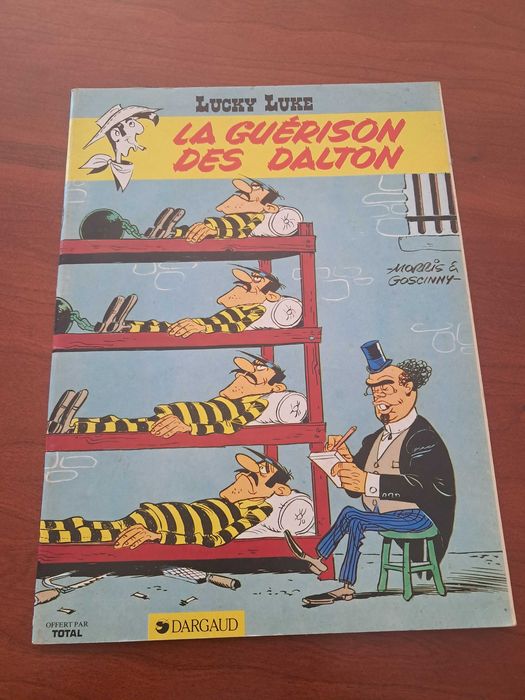Lucky Luke La Guérison des Dalton em Francês.