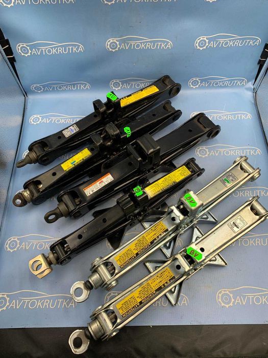 Домкрат Toyota Camry Corolla Avensis Auris Prius Yaris Verso Крюк Ключ
