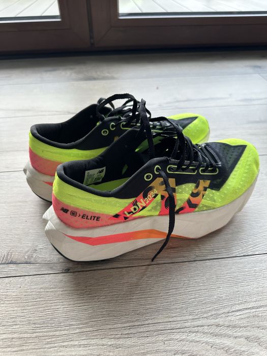 Buty do biegania New Balance Fuelcell SuperComp Elite Energy Arc