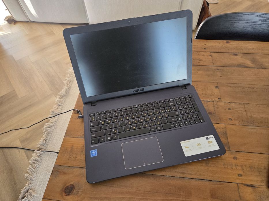 ASUS VivoBook 15 X543MA-DM621T
