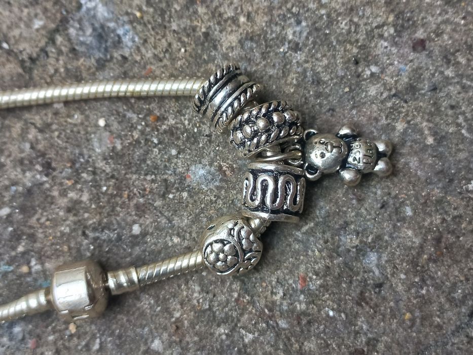 Елегантний браслет з посрібленням,з підвіскою мішки як пандора