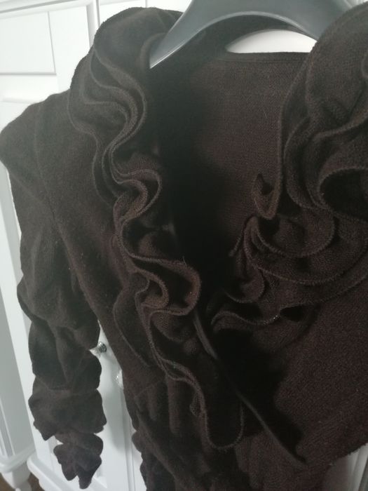 Brązowy sweter długi