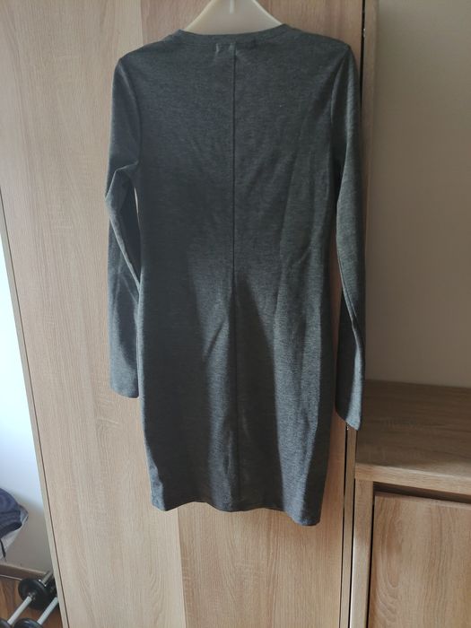 Szara sukienka dzianinowa