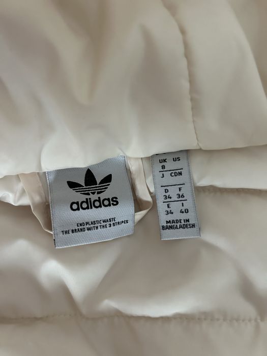 Жіноча демісезонна куртка від adidas original у білому кольорі