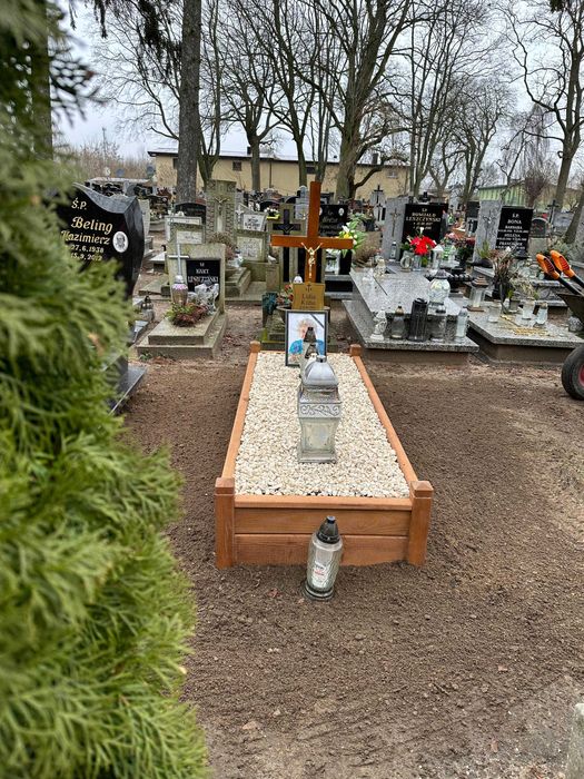 Pomnik tymczasowy / obudowa grobu / skrzynia nagrobna