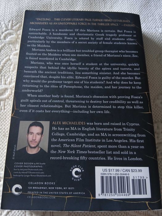 Livro The Maidens de Alex Michaelidis