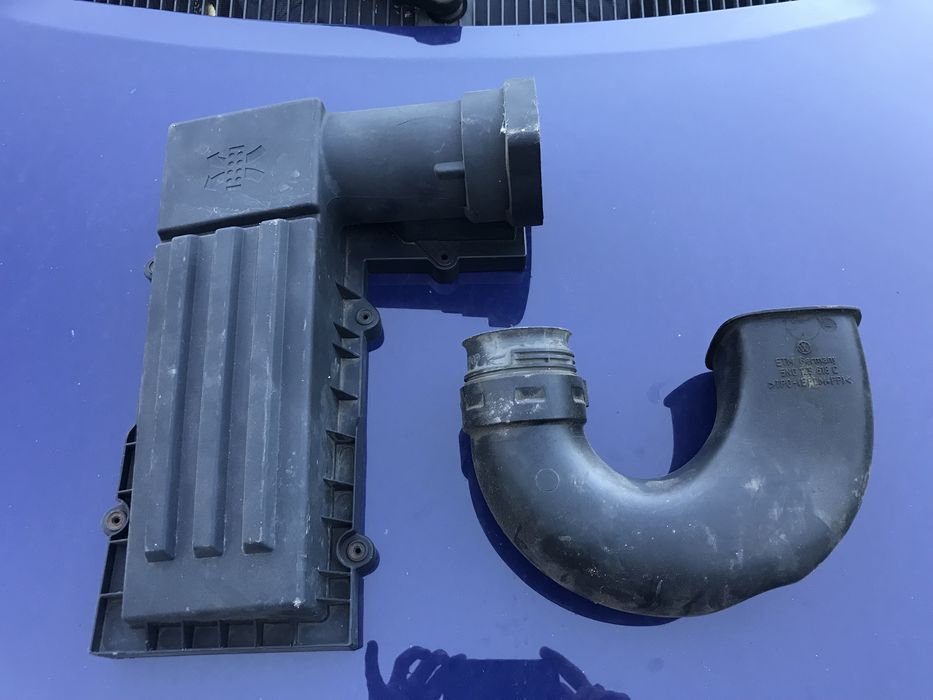 Продам пластик 5N0 129618 C воздушного фильтра vw