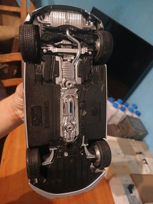 carro de coleção audi TT RS escala 1/18