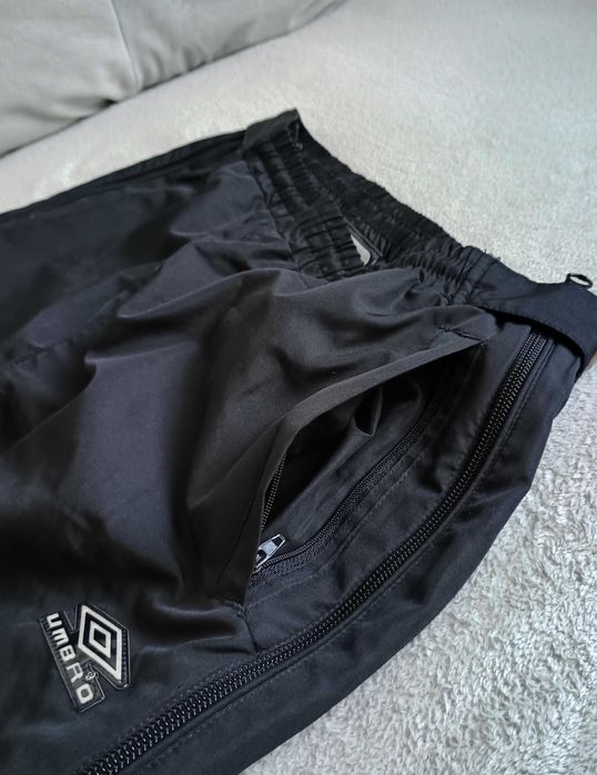 Młodzieżowe spodnie full-zip pants UMBRO - rozmiar/size 164, czarne/black