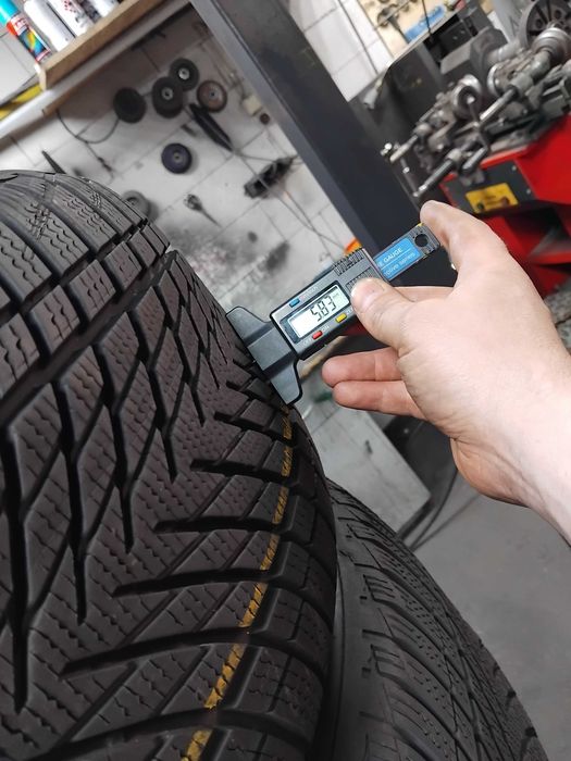 Шини бу 245/45 R18 Goodyear Ultra Grip Perf 3 Пара Зима 2024року