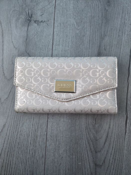 Duzy jak nowy portfel guess