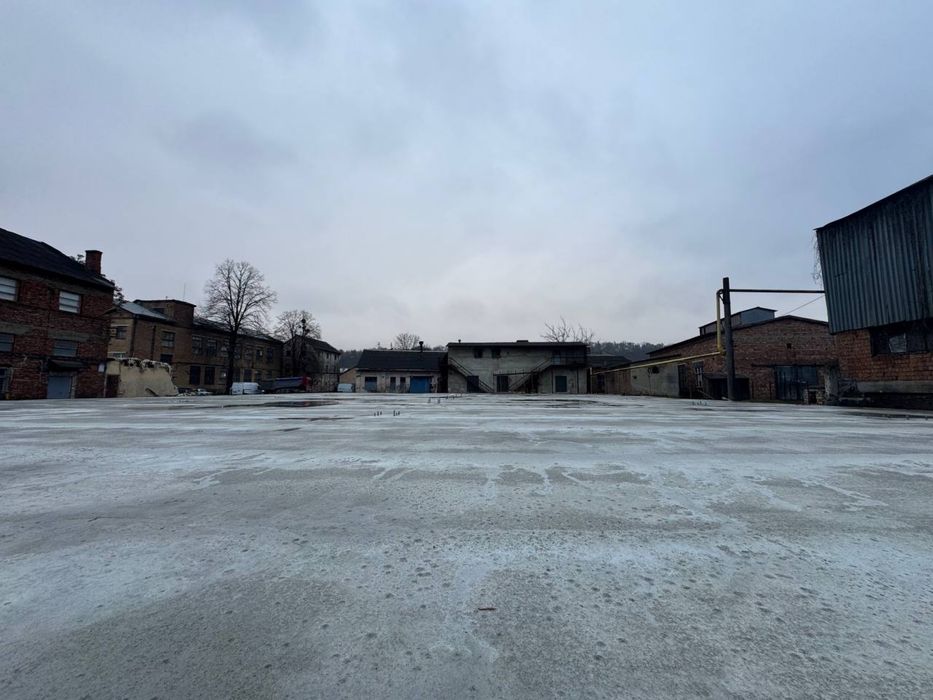 Здається склад новий з рампою 1200 кв