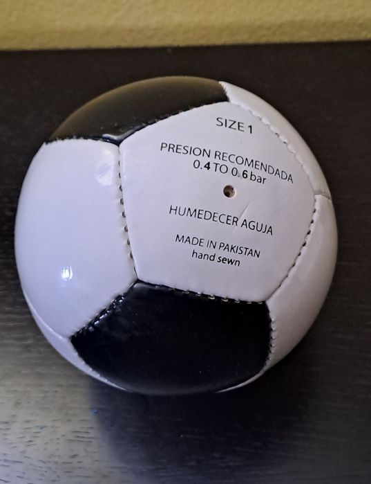 Bola de Futebol Bosch pequena 15cm (Nova)