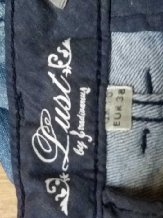 Spodnie dżinsowe Stradiwarius  38