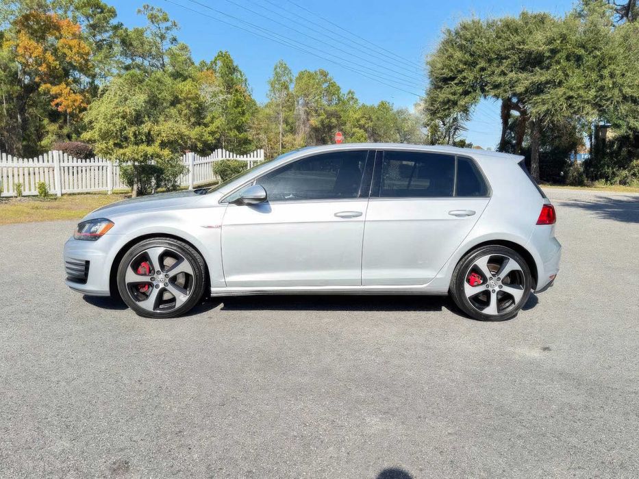 Volkswagen Golf GTI S 4-Door with Performance      2015