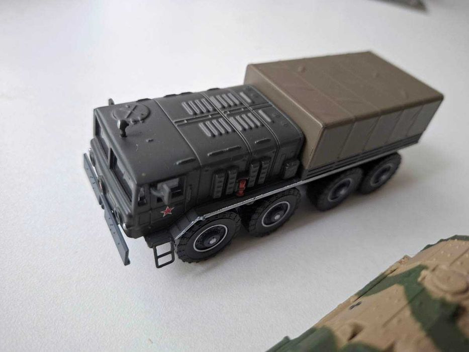 Zestaw 3 modeli 1:72 Eaglemoss Panzerhaubitze 2000 M1128 Stryker MAZ-535A