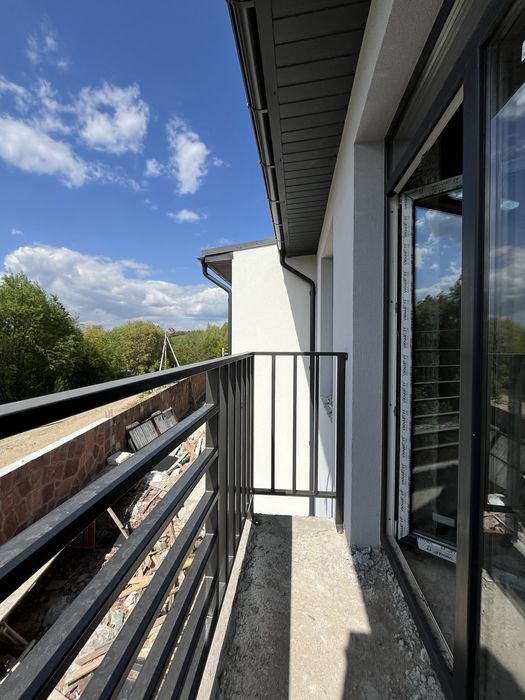 Продається готовий до ремонту таунхаус в Вовчинця