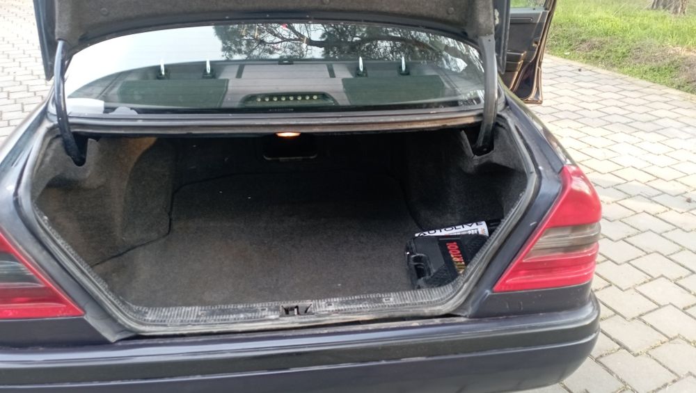 Продам Mercedes-Benz C180
