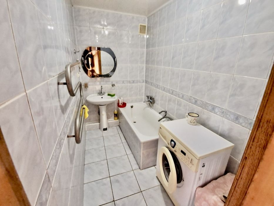 Продається 2-поверховий котедж