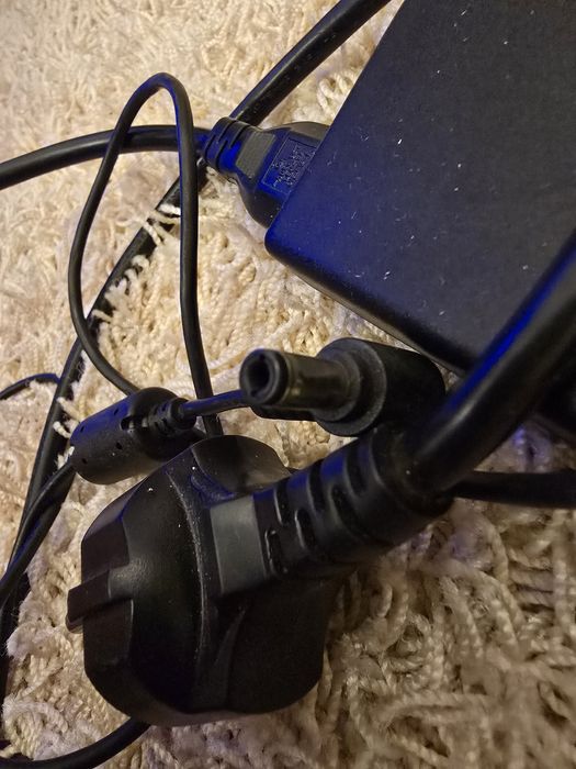 Ładowarka Asus laptop stan bardzo dobry