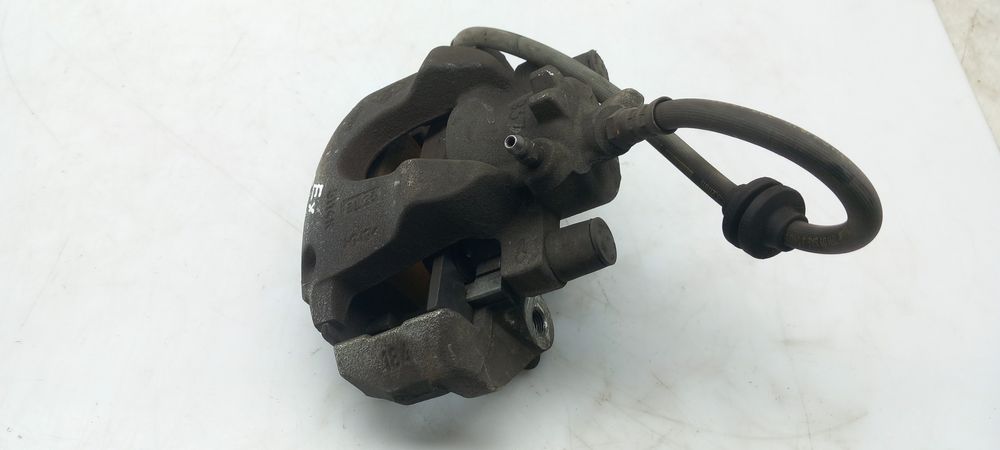 Pinça travão / maxila de travão frente esquerda RENAULT Clio IV (BH_)