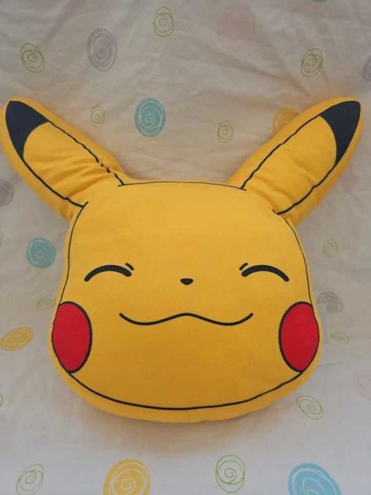 Almofada / peluche pokémon Pikachu original
