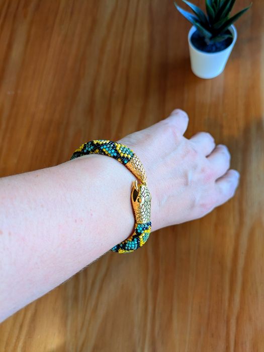 Pulseira de missangas, trabalho manual