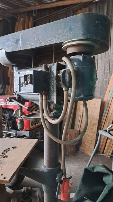 Duża wiertarka flott kolumnowa stołowa Flott