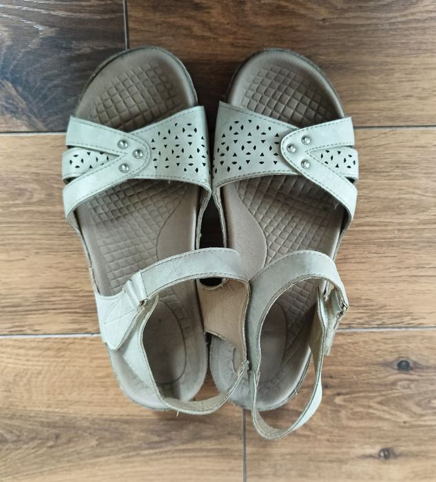 Lekkie wygodne wyprofilowane sandały damskie rozmiar 39 kremowo beżowe