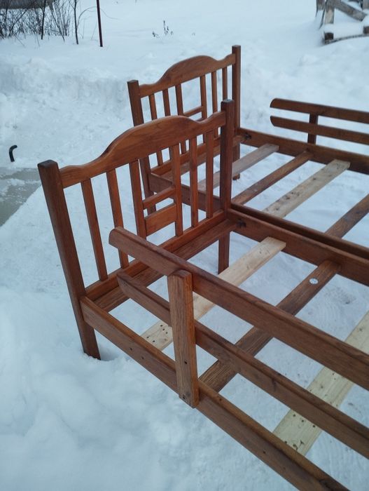 Дубові дитячі ліжка в задовільному стані