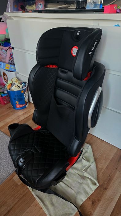 Fotelik samochodowy dla dziecka lionelo