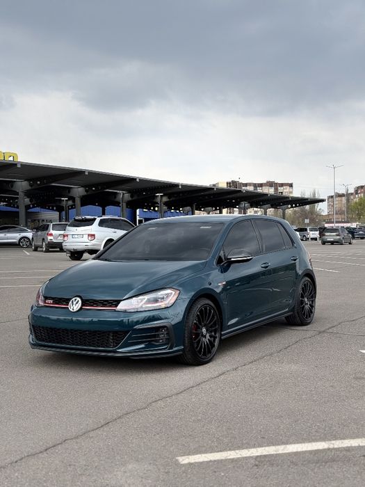 Volkswagen Golf GTI
